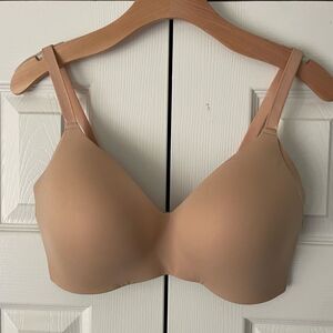 Knix Nude Bra Wireless, Molded Cups and Side Coverage Bra Size 38D/38DD